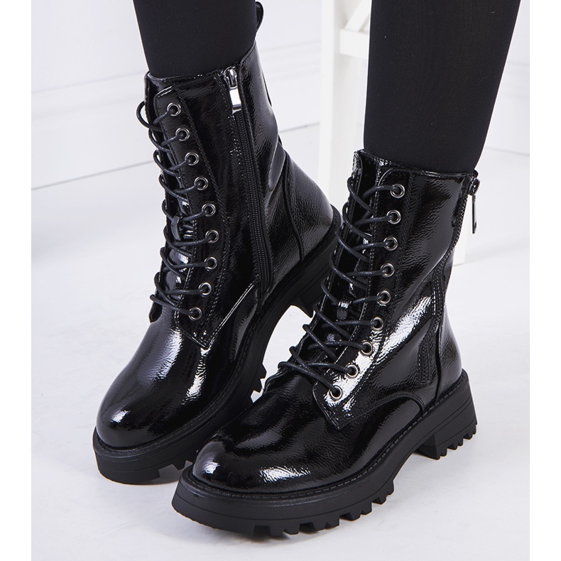 Mustat Worcester eko-nahkaiset anturit 1