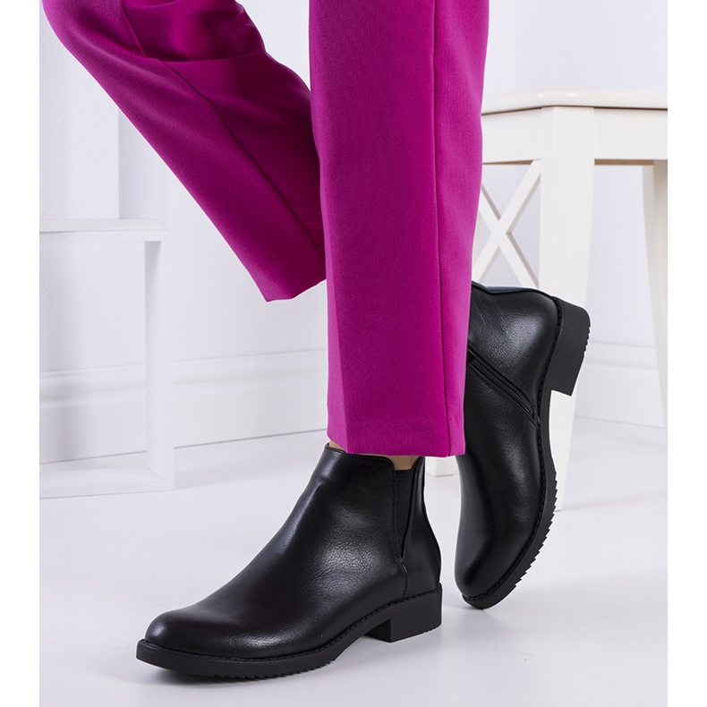 Mustat jodhpur-saappaat Nagoyasta 1