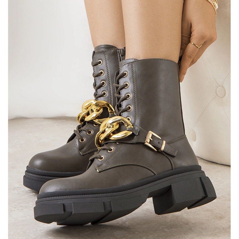 Vihreät vaelluskengät Iversen-ketjulla 1