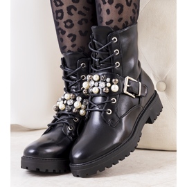 Mustat Ardore ansoja 1