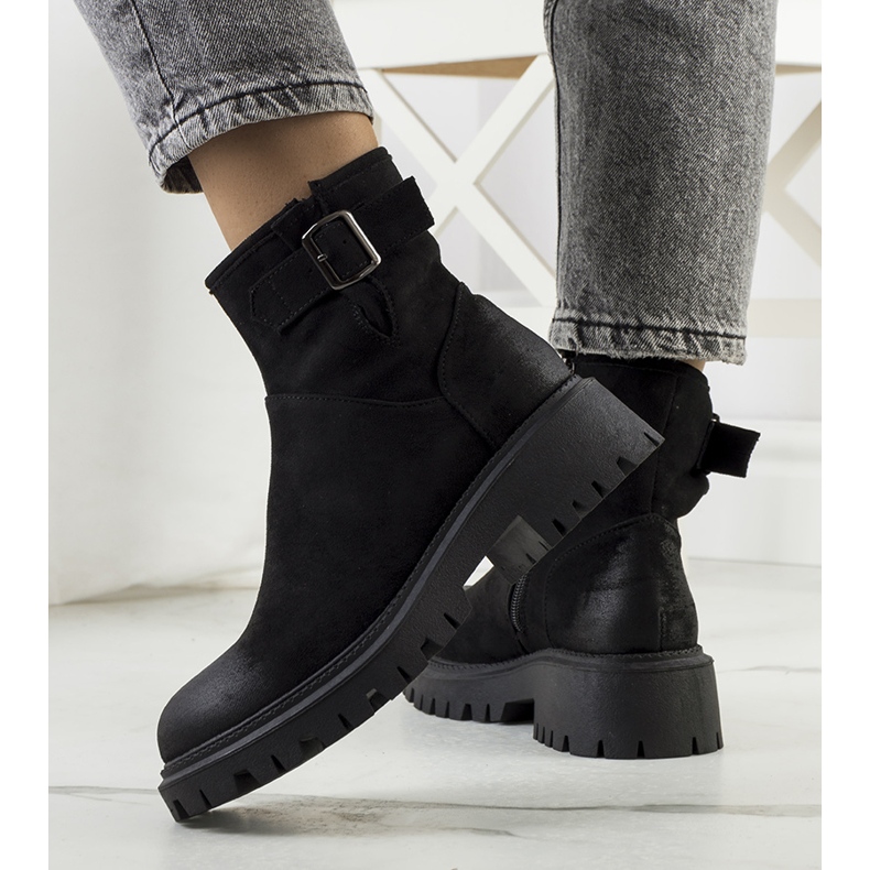 PA1 Alejandra mustat saappaat 1