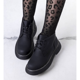 PA1 Savinon mustat eristetyt saappaat 1