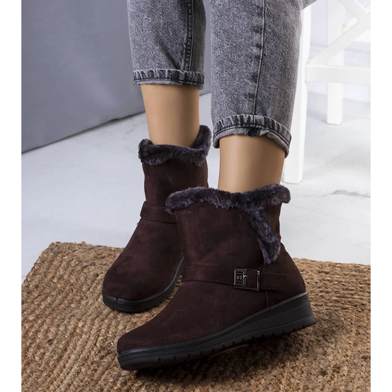 Ruskeat eristetyt saappaat Capo wedge -kantapäässä 1