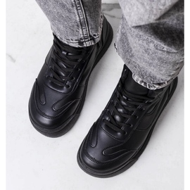 Mustat eristetyt Kortin lenkkarit 1