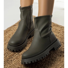 Basilikanvihreät eristetyt saappaat 1