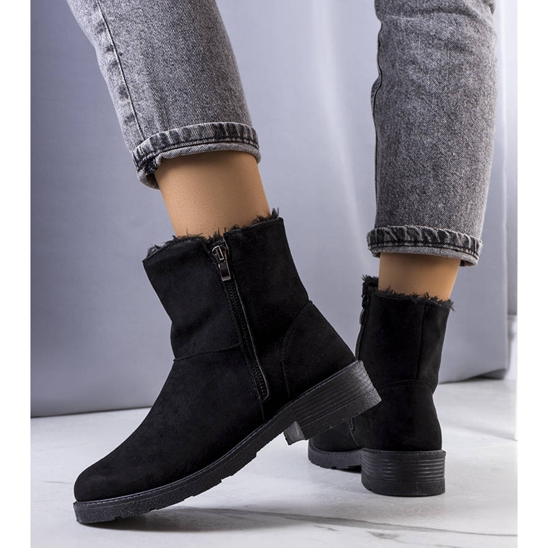 BM Salona mustat eristetyt saappaat 1