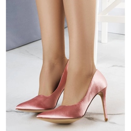 Lochlanin vaaleanpunaiset pinssit satiinipinnalla vaaleanpunainen 1