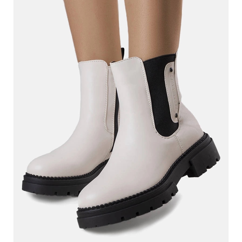 Caronin kermanväriset saappaat beige 1