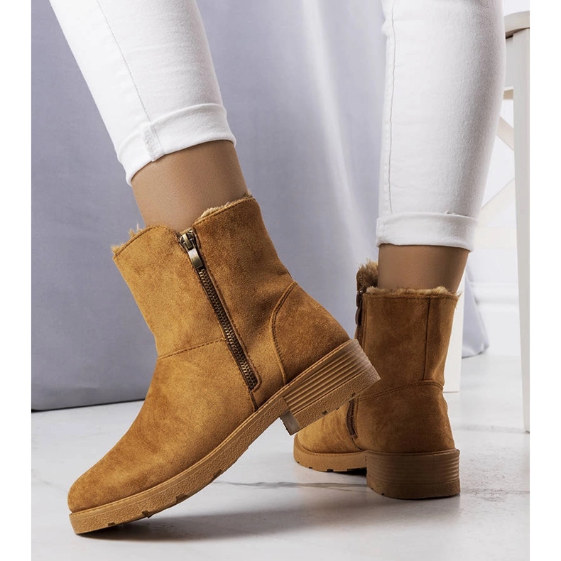 Salona ruskeat eristetyt saappaat 1