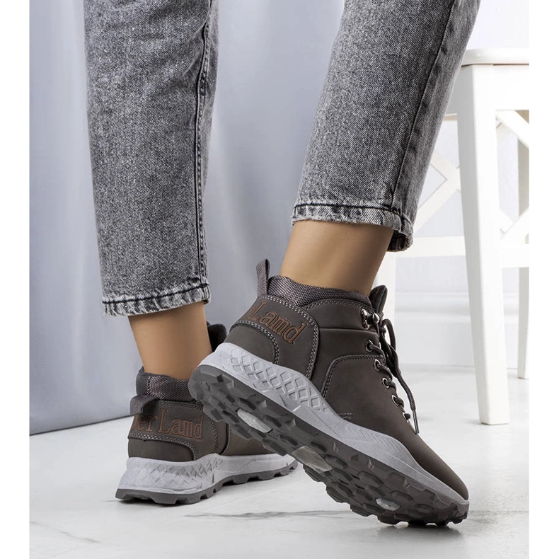 Naisten harmaat eristetyt saappaat Adlerilta 1