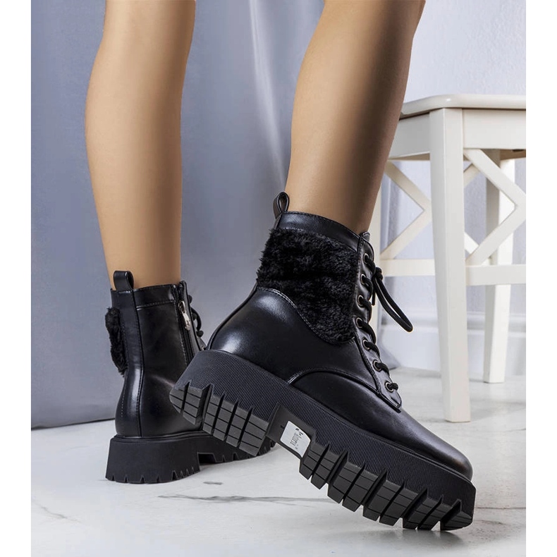 Dixien mustat eristetty turkissaappaat 1