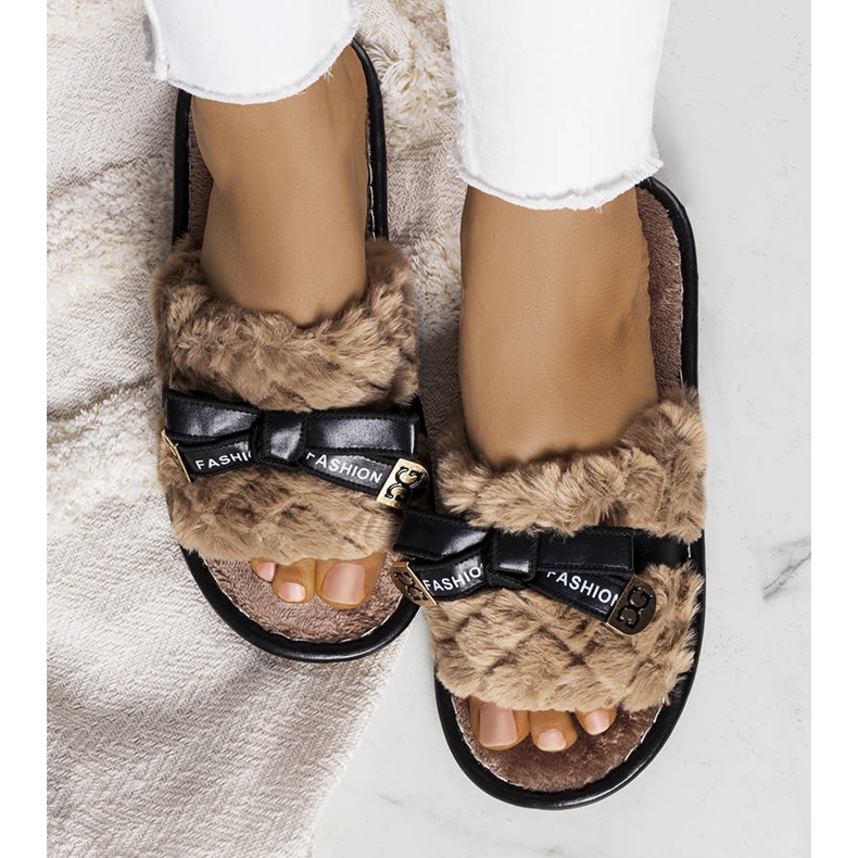 BM Peterin ruskeat tossut rusetilla 1