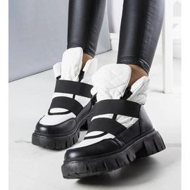 Valkoiset eristetyt slip-on lumisaappaat Franciscolta valkoinen 1