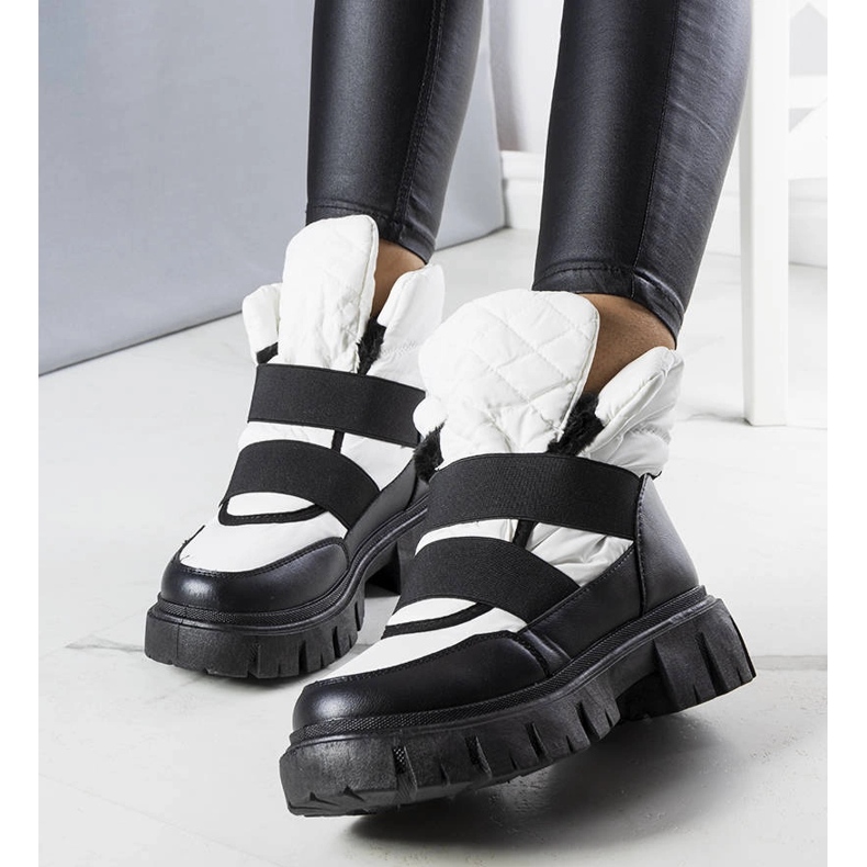 Valkoiset eristetyt slip-on lumisaappaat Franciscolta valkoinen 1