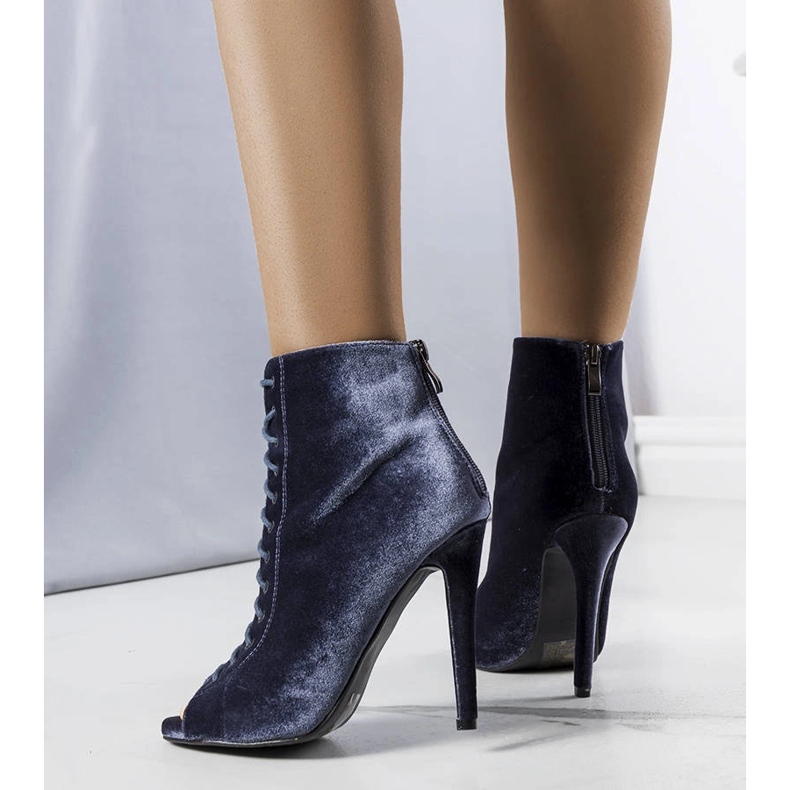 Harmaat tyylikkäät korkokengät, joissa Amora-päällinen 1