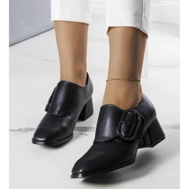 Mustat kantapääpumput Ailanilta 1