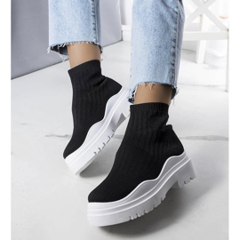 Cali mustat sukkasaappaat, joissa valkoinen pohja 1