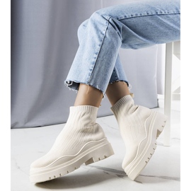 BM Cali beigenväriset sukkasaappaat 1