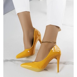 BM Oranssiksi lakatut Tiffany-korkokengät 1