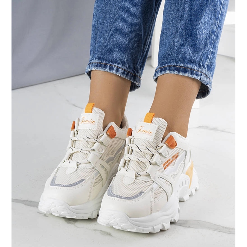 Opaalibeiget tennarit, joissa neoninsisäkkeet 1