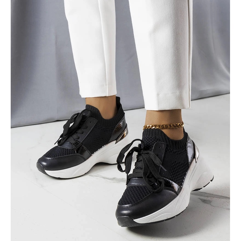 Annin mustat wedge-lenkkarit 1