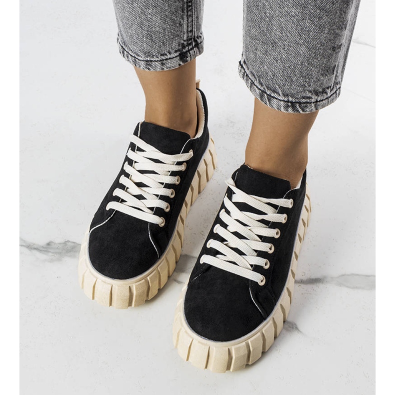 BM Pamela mustat alustalenkkarit 1