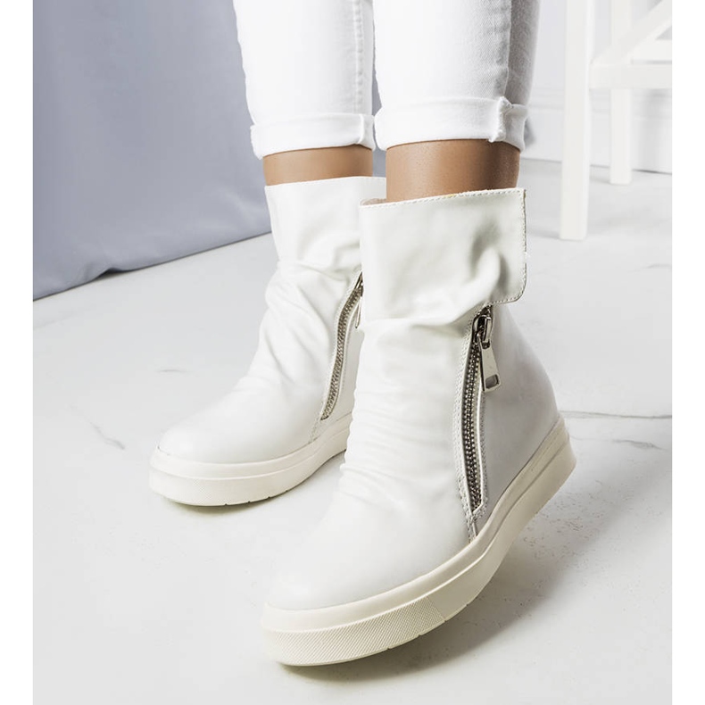 PA1 Moniquen valkoiset kiila saappaat valkoinen 1