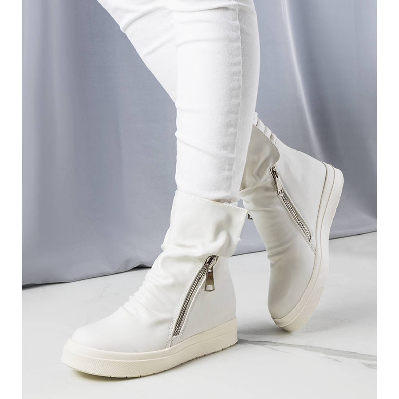 PA1 Moniquen valkoiset kiila saappaat valkoinen 2