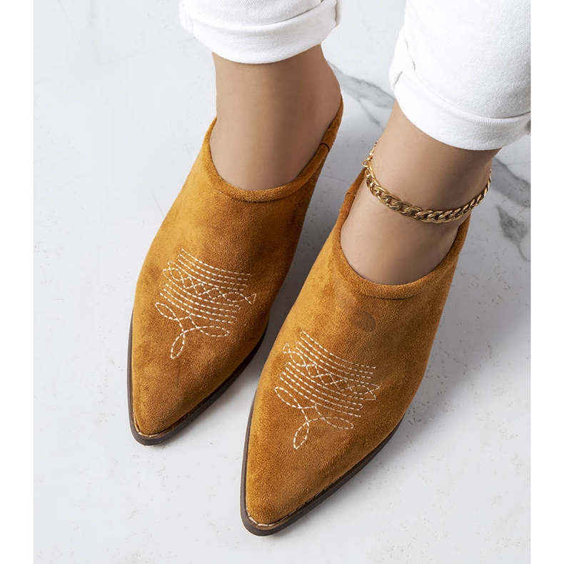 PA1 Lindan ruskeat liukumäet, joissa on upotettu etuosa 1