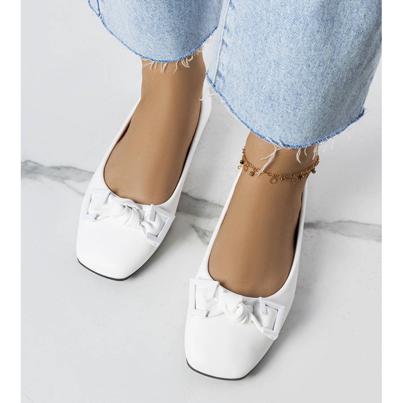 Tabithan valkoiset balerinat rusetilla valkoinen 1