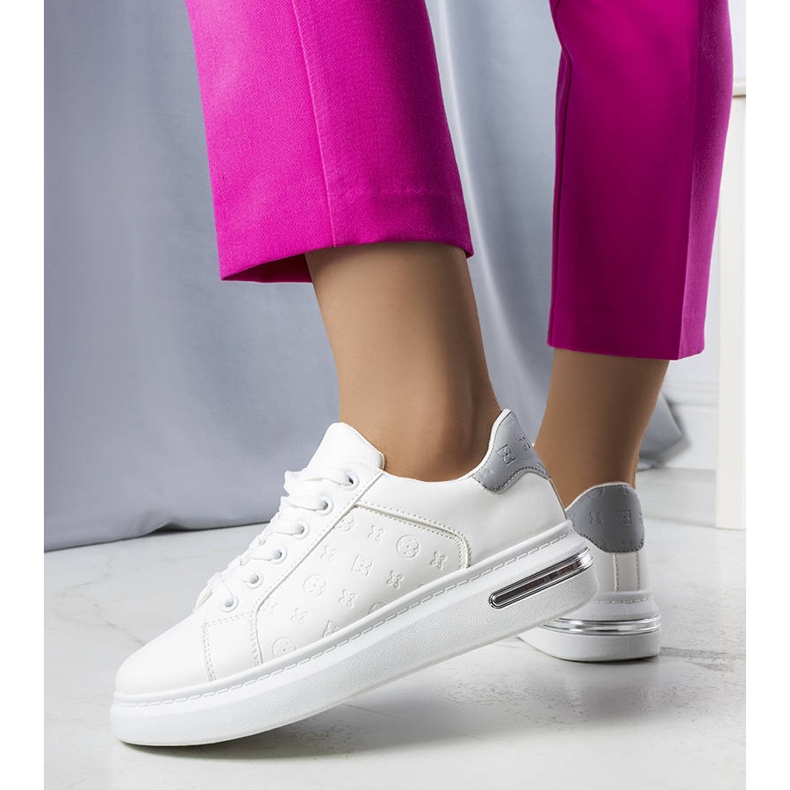 Tashan valkoiset korkeapohjaiset lenkkarit valkoinen 1