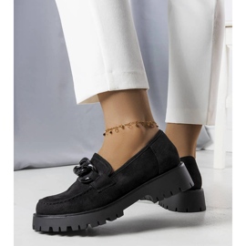 Mustat lordit koristeltu Arpin-ketjulla 1