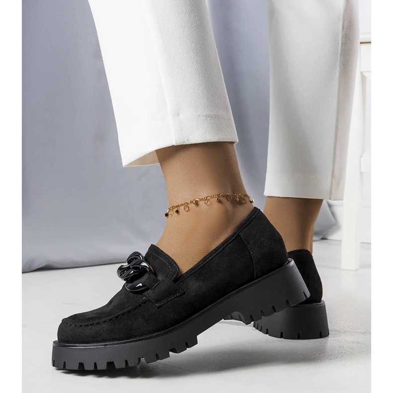 Mustat lordit koristeltu Arpin-ketjulla 1