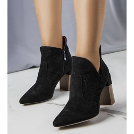 PA1 Hachéen mustat harjakattoiset saappaat 1