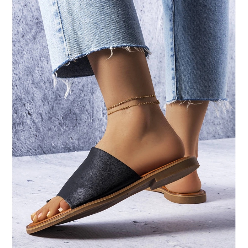 Latourelle mustat tossut, joissa epäsäännöllinen päällinen 1