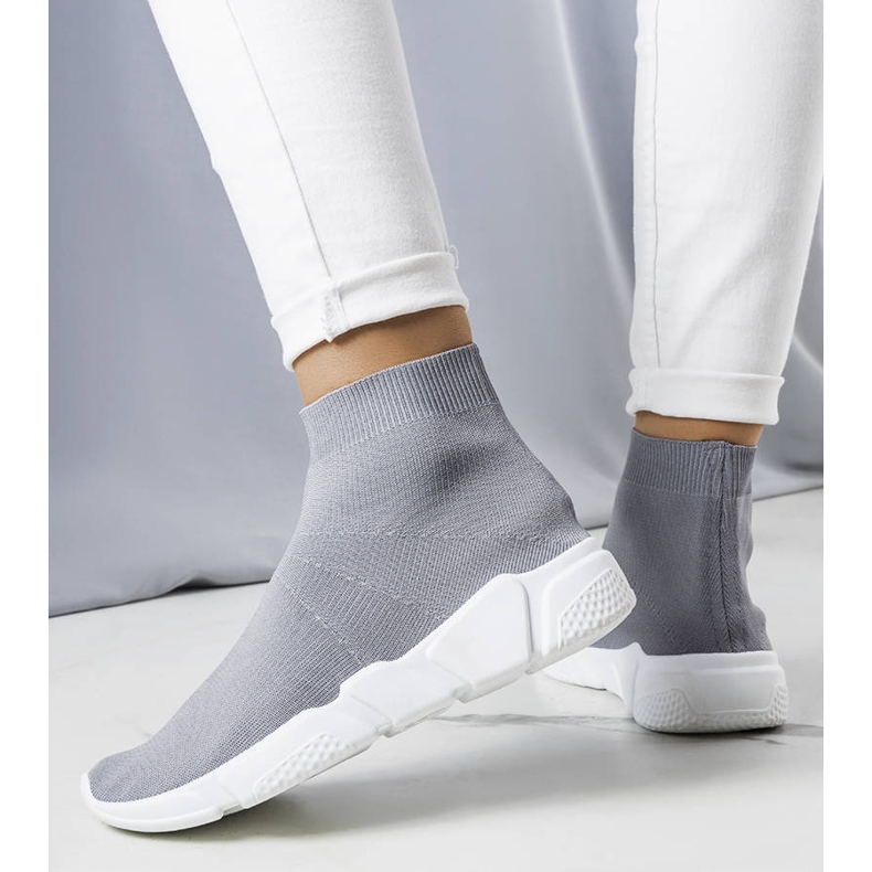 Williamin harmaat korkeat tennarit 1