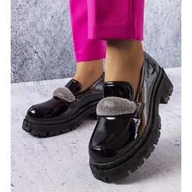 Mustaksi lakatut brogues kuutiozirkonia moussilla 1