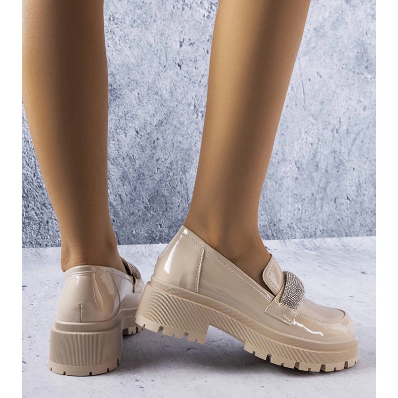 Moussin beigeksi lakatut broguet kuutiozirkonioilla 1