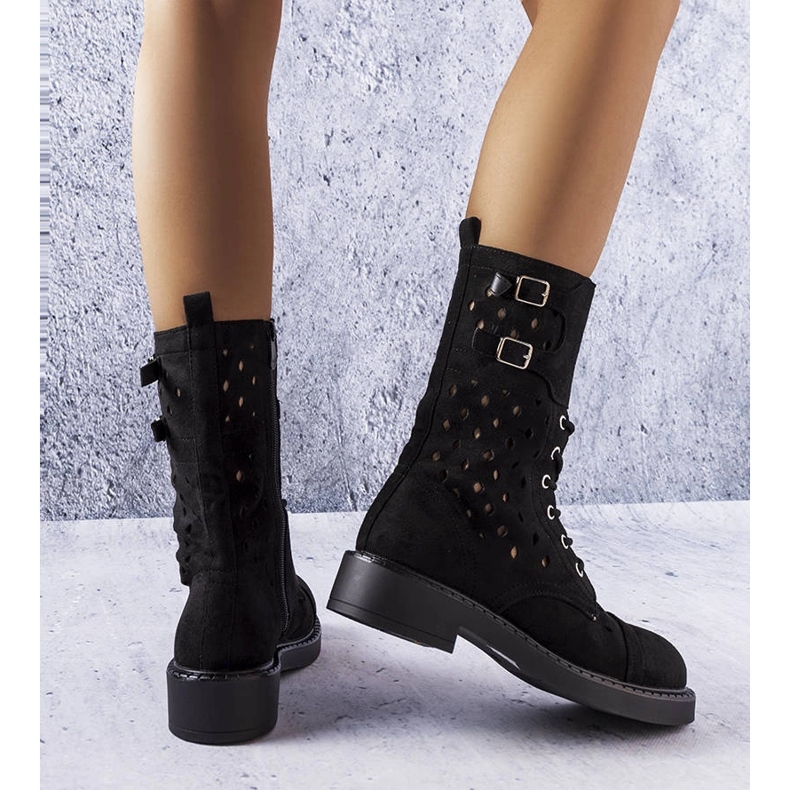 Legault mustat harjakattoiset saappaat 1