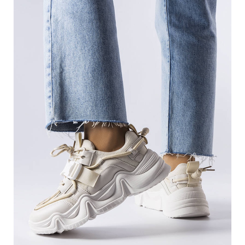 Desforgesin upeat beigenväriset tennarit 1