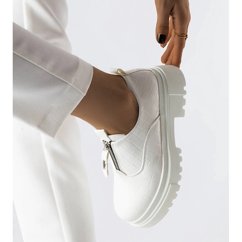 Valkoiset broguet, joissa on Travers-kuviointi valkoinen 1