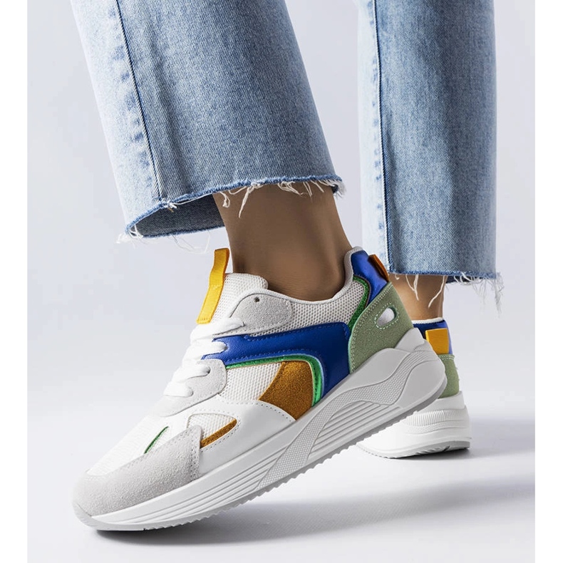 Rielin valkoiset lenkkarit, jotka on valmistettu sekoitetuista materiaaleista valkoinen 1