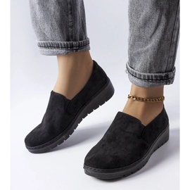 Pirnin mustat kengät 1