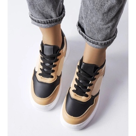 Baronin mustat ja beigenväriset saappaat paksummalla pohjalla 1