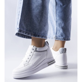 Bonevil valkoiset tennarit, joissa on glitter-sisäkkeet valkoinen 1