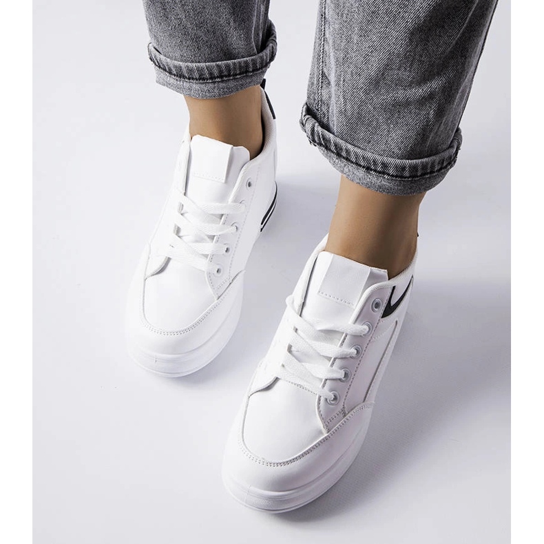 Bonevil valkoiset tennarit, joissa on glitter-sisäkkeet valkoinen 1