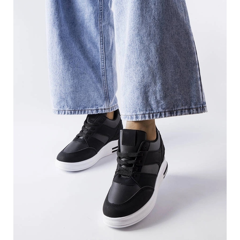 CinqMars mustat wedge-lenkkarit 1