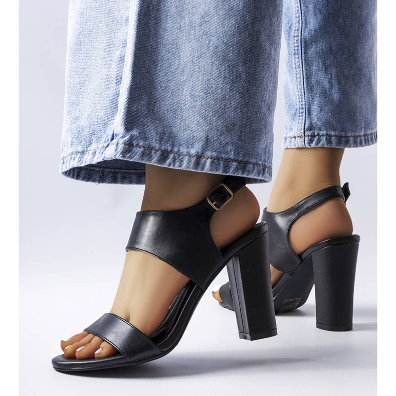 Rachellen mustat stilettosandaalit 1