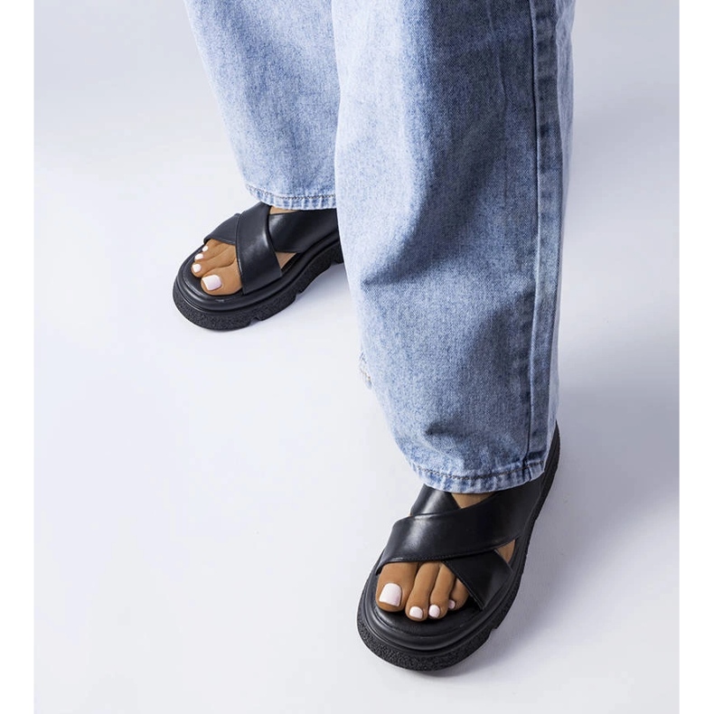 Oakwayn mustat alustasandaalit 1