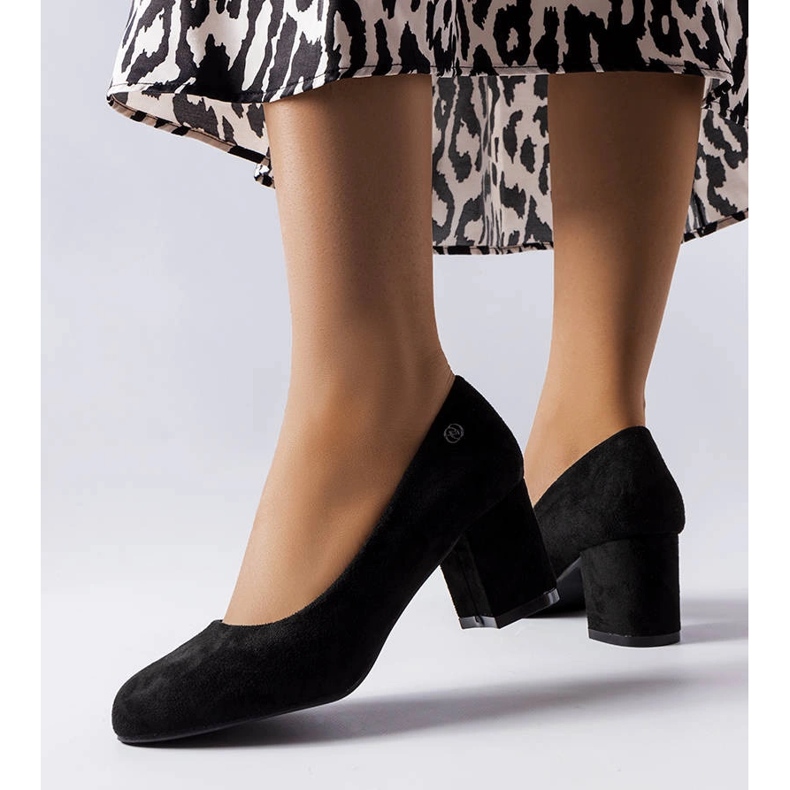 Mustat tyylikkäät Picard-pumput 1